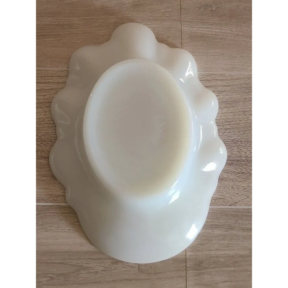 Vintage Avon Milk Glass Angel Cherub Shell Dish Soap Trinket Tray Vanity Decor